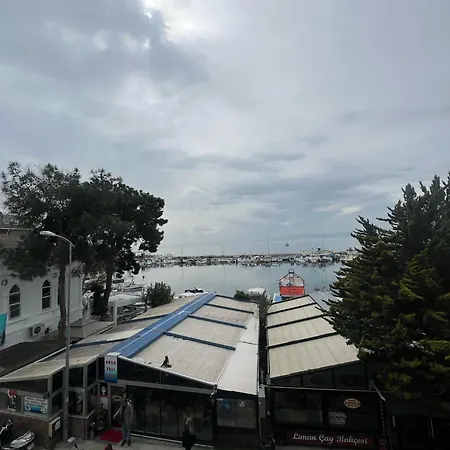 The Port فندق