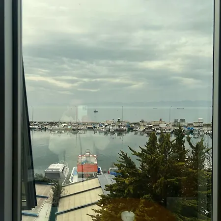 فندق The Port